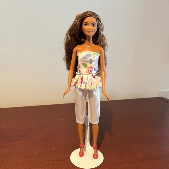 Barbie Doll 2017 Fashionistas #62 Barbie - Picture 7 of 7